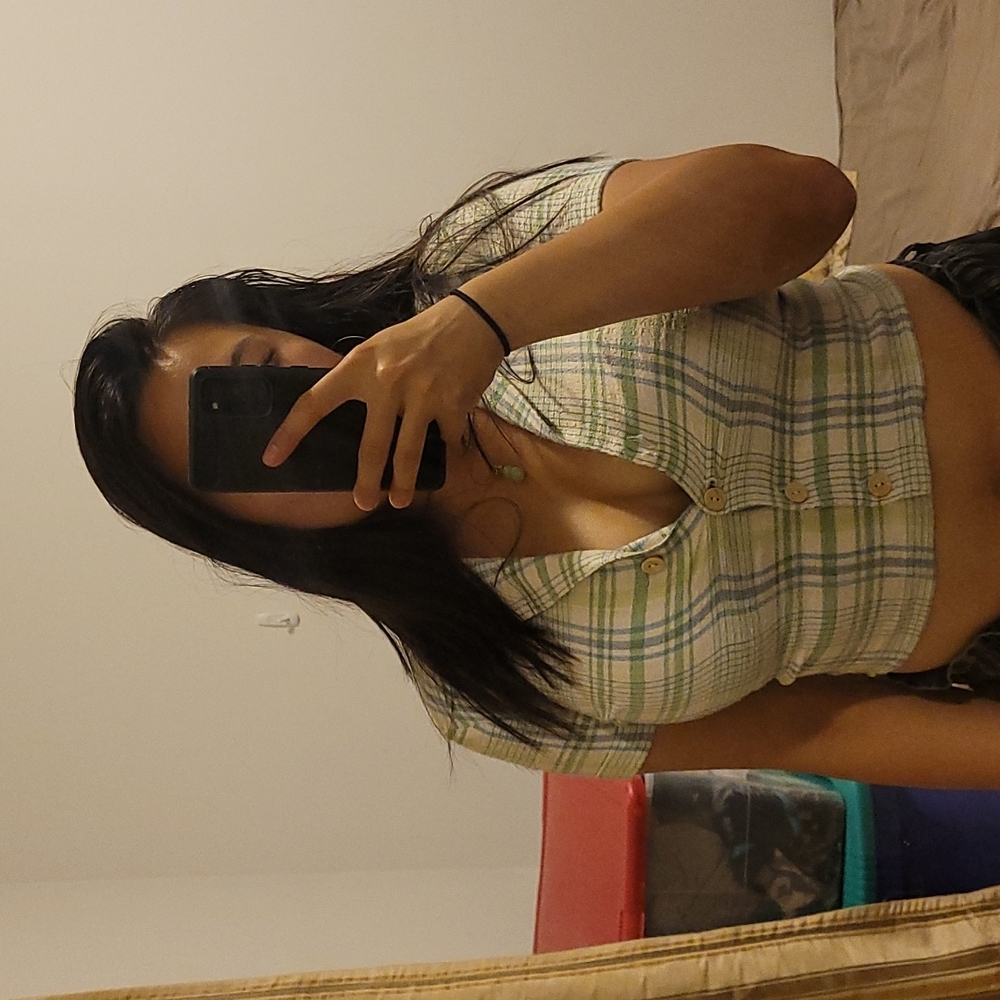 Monteau retro y2k collared short rolled cuffed crop button up top